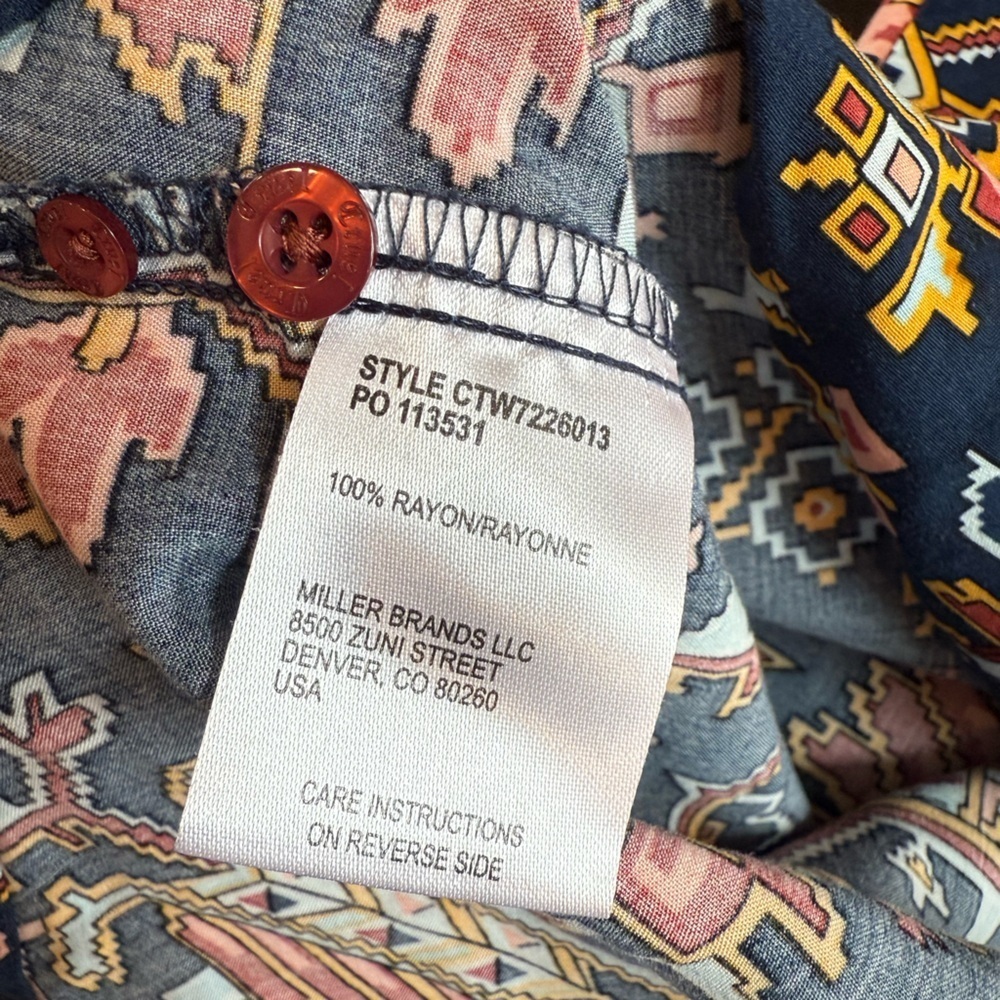 Cruel Denim XS Women’s or Girl’s Navy Geometric Button Down Western Shirt - Picture 8 of 8